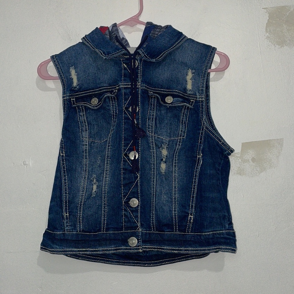 (2/$15) Size L Girl’s Wallflower Denim Vest Stars